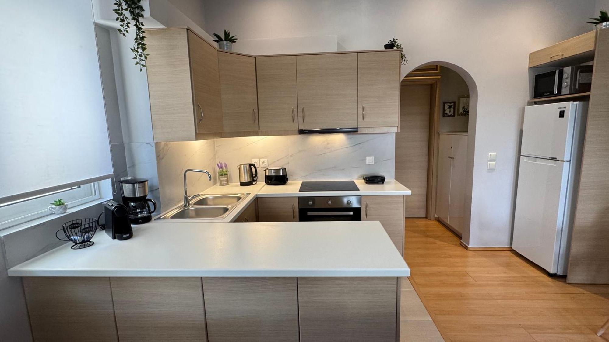 Elegant Glyfada Apartment-Private Garden-Near Metro Athen Exterior foto